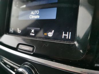 Volvo V90 2.0 T4 GPF Momentum (190 ps) - SENSUS SAT NAV - KEYLESS ENTRY - 