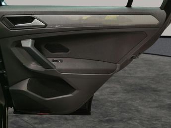 Volkswagen Tiguan 2.0 TDI Life DSG (150 ps) - NAV - BLUETOOTH - PARK SENSORS