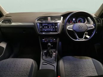 Volkswagen Tiguan 2.0 TDI Life DSG (150 ps) - NAV - BLUETOOTH - PARK SENSORS