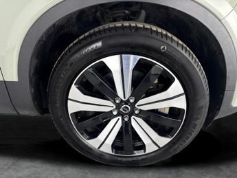 Volvo C40 Recharge 69kWh Plus (231 ps) - KEYLESS ENTRY - PARK ASSIST - LED