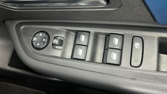 Citroen e-C4 50kWh Shine (136 ps) - BLUETOOTH - AIR CON - PRIVACY GLASS