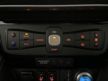 Nissan Leaf 39kWh Tekna (150 ps) - KEYLESS ENTRY - 360 CAM - LED