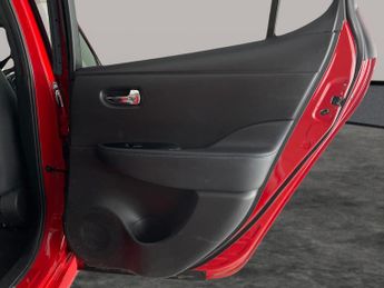 Nissan Leaf 39kWh Tekna (150 ps) - KEYLESS ENTRY - 360 CAM - LED