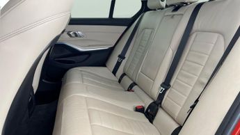 BMW 3 Series 2.0 330e 12kWh M Sport Plug-in (292 ps) - PERFORMANCE CONTROL