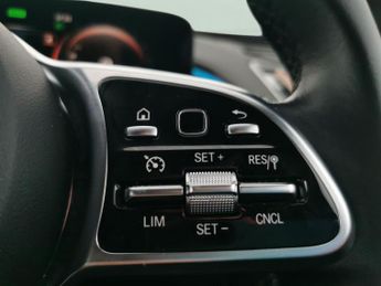 Mercedes-Benz EQC EQC 400 80kWh Sport 4MATIC (408 ps) - LED - REVERSE CAM - NAV