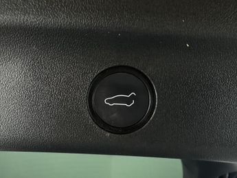 Tesla Model Y SUV RWD (346 ps) - REVERSE CAM - NAV - LEATHER