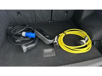 Audi Q3 1.4 TFSIe 45 Technik Plug-in S Tronic 13kWh (245 ps) - DRIVING M