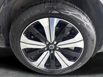 Volvo XC40 Recharge 69kWh Core (231 ps) - 19IN ALLOYS - BLUETOOTH - CRUISE