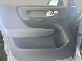 Volvo XC40 Recharge 69kWh Core (231 ps) - 19IN ALLOYS - BLUETOOTH - CRUISE