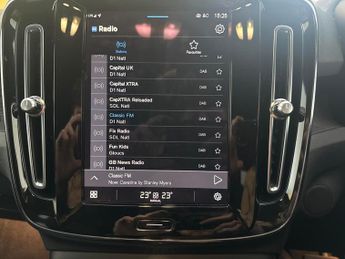 Volvo XC40 Recharge 69kWh Core (231 ps) - 19IN ALLOYS - BLUETOOTH - CRUISE