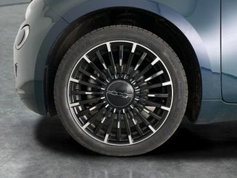 Fiat 500e 42kWh La Prima (118 ps) - REVERSE CAM - NAV - HEATED LEATHER