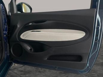 Fiat 500e 42kWh La Prima (118 ps) - REVERSE CAM - NAV - HEATED LEATHER