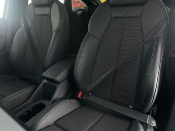 Audi Q4 E-tron 40 S line Sportback 82kWh (204 ps) - LED - HEATED SEATS - SPORTS