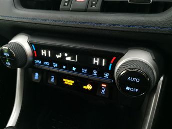 Toyota RAV4 2.5 VVT-h Dynamic CVT 4WD (222 ps) - LED - REVERSE CAM - NAV