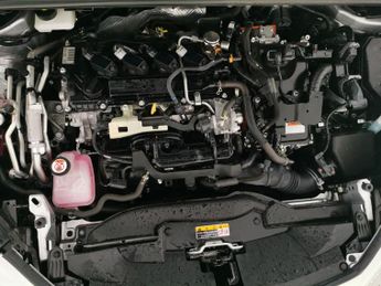 Toyota C-HR 2.0 VVT 13.6kWh Design Plug-in CVT (223 ps) - NAV - HEATED SEATS