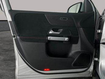 Mercedes-Benz EQB EQB 300 66.5kWh AMG Line (Premium) 4MATIC (228 ps) - CARPLAY - L