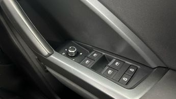 Audi Q3 2.0 TDI 40 S line S Tronic quattro (190 ps) - DRIVING MODES