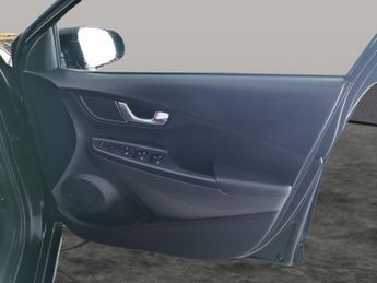 Hyundai Kona 64kWh Premium (10.5kW Charger) (204 ps) - NAV - HEATED SEATS