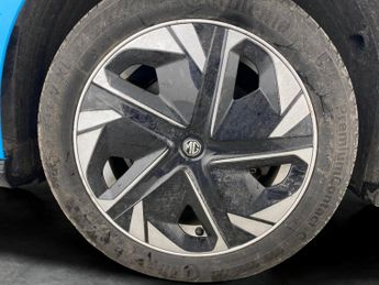 MG Mg4 64kWh SE Long Range (203 ps) - SPEED LIMIT RECOG - 17IN ALLOYS