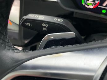 Audi e-tron 55 Technik quattro 95kWh (11kW Charger) (408 ps) - LED - REVERSE