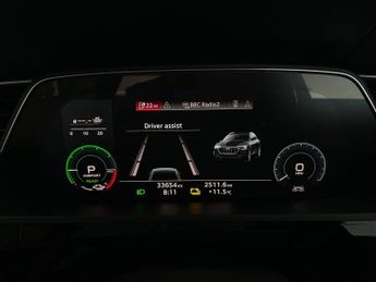 Audi e-tron 55 Technik quattro 95kWh (11kW Charger) (408 ps) - LED - REVERSE