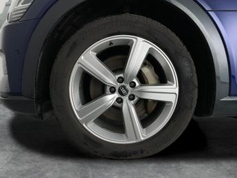 Audi e-tron 55 Technik quattro 95kWh (11kW Charger) (408 ps) - LED - REVERSE