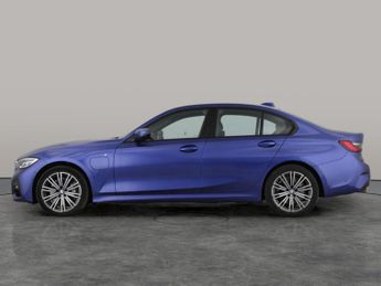 BMW 3 Series 2.0 330e 12kWh M Sport Plug-in (292 ps) - ACOUSTIC GLAZING