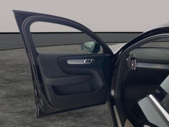 Volvo XC40 1.5h T4 Recharge 10.7kWh Core Plug-in (211 ps) - LANE DEPARTURE 