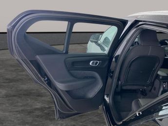 Volvo XC40 1.5h T4 Recharge 10.7kWh Core Plug-in (211 ps) - LANE DEPARTURE 