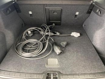 Volvo XC40 1.5h T4 Recharge 10.7kWh Core Plug-in (211 ps) - LANE DEPARTURE 