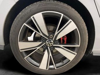 Volkswagen Golf 2.0 TDI GTD DSG (200 ps) - PADDLE SHIFT - SPORTS SEATS - PRIVACY