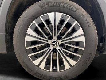 Mercedes-Benz EQB EQB 250+ 70.5kWh Sport (Executive) (190 ps) - KEYLESS ENTRY - PA