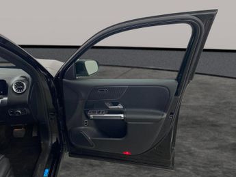 Mercedes-Benz EQB EQB 250+ 70.5kWh Sport (Executive) (190 ps) - KEYLESS ENTRY - PA