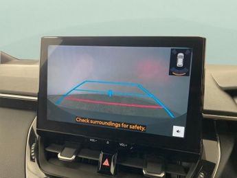 Toyota Corolla 1.8 VVT-h Design CVT (140 ps) - ACTIVE LANE ASSIST - KEYLESS ENT