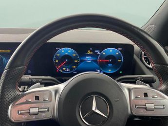 Mercedes-Benz EQA EQA 350 66.5kWh AMG Line 4MATIC (292 ps) - ADAPTIVE LIGHTS - HEA