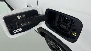 Citroen e-C4 50kWh Shine (136 ps) - BLUETOOTH - AIR CON - PRIVACY GLASS