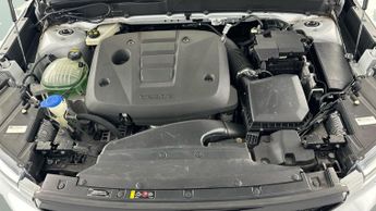 Volvo XC40 2.0 D4 R-Design Pro AWD (190 ps) - CLIMATE CONTROL - DAB