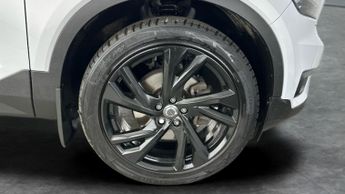 Volvo XC40 2.0 D4 R-Design Pro AWD (190 ps) - CLIMATE CONTROL - DAB