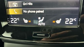 Volvo XC40 2.0 D4 R-Design Pro AWD (190 ps) - CLIMATE CONTROL - DAB