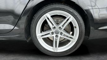 Audi A4 2.0 TFSI 35 S line S Tronic (150 ps) - CLIMATE CONTROL - KEYLESS