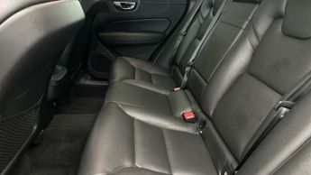 Volvo XC60 2.0 T4 Edition (190 ps) - LANE DEPARTURE  - BLUETOOTH - PRIVACY 