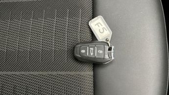 Peugeot E-3008 73kWh GT (210 ps) - LANE DEPARTURE  - BLUETOOTH - SPEED LIMIT RE