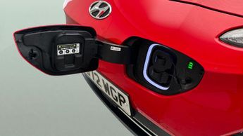 Hyundai Kona 64kWh Premium (10.5kW Charger) (204 ps) - HEATED SEATS - HEATED 