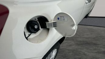 Fiat 500 1.2 Lounge Dualogic (69 bhp) - ELECTRIC WINDOWS - ANDROID AUTO