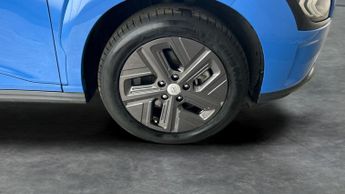 Hyundai Kona 64kWh Premium (10.5kW Charger) (204 ps) - HEATED SEATS - HEATED 