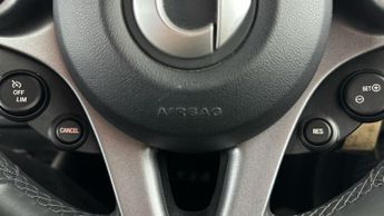 Smart Fortwo 17.6kWh Pulse Premium Coupe (22kW Charger) (82 ps) - BLUETOOTH -