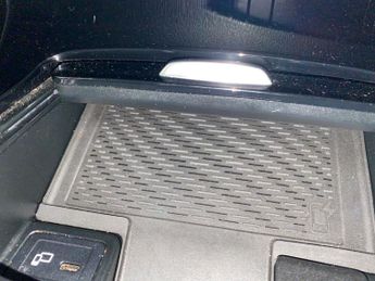 Mercedes-Benz CLA 2.0 CLA250 AMG Line (Premium 2) Coupe 7G-DCT (224 ps) - LED - NA