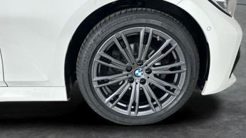 BMW 3 Series 2.0 318i M Sport Touring (156 ps) - PERFORMANCE CONTROL