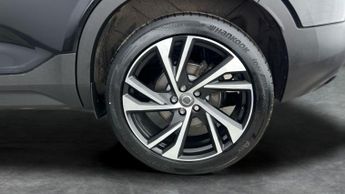 Volvo XC40 1.5h T5 Twin Engine Recharge 10.7kWh R-Design Pro Plug-in (262 p