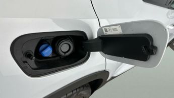 Volvo XC40 2.0 D4 R-Design Pro AWD (190 ps) - CLIMATE CONTROL - DAB